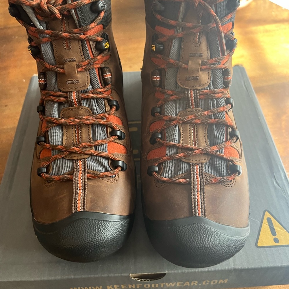 New Men’s Keen Boots 10.5EE
